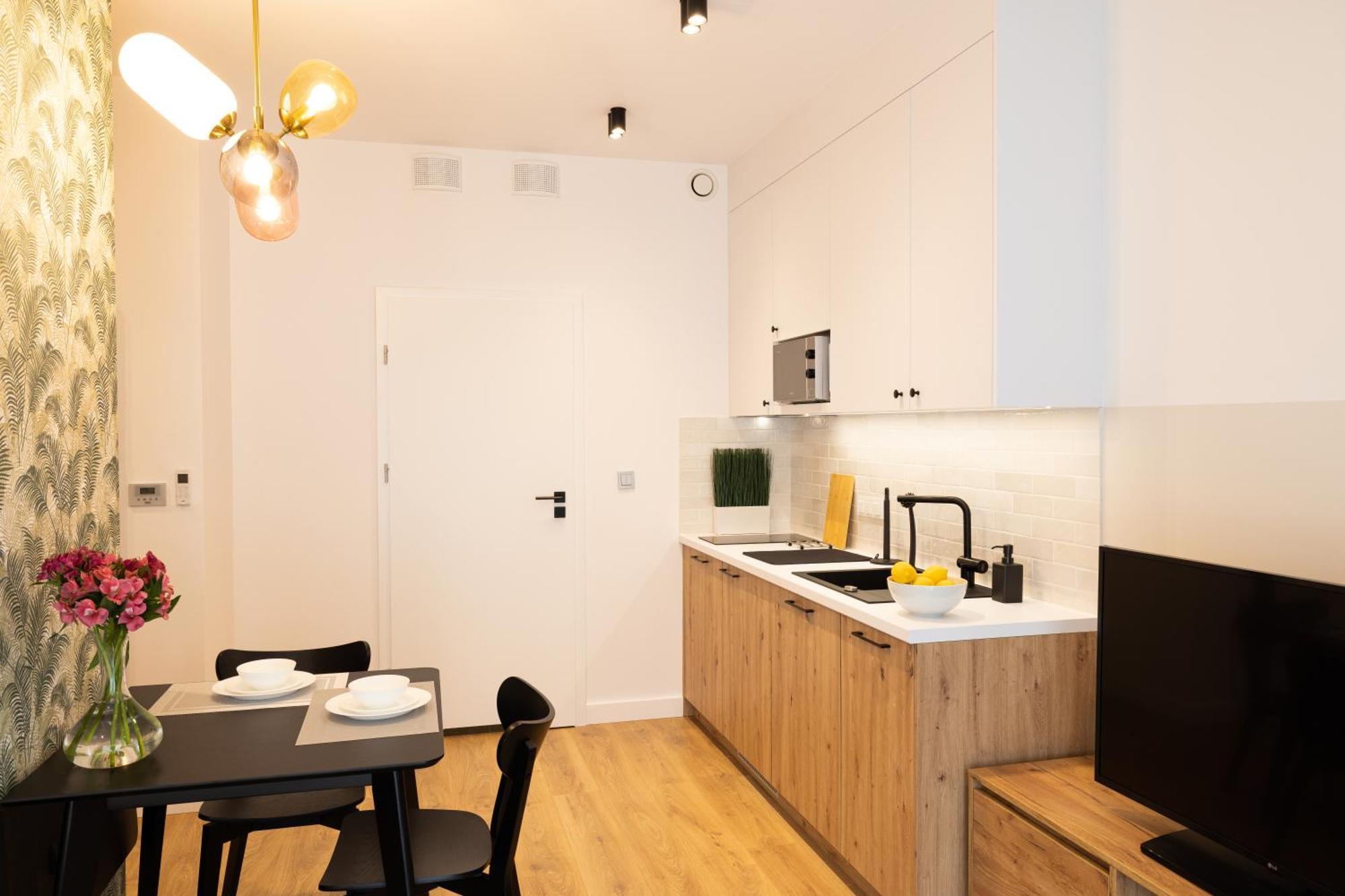 B85 Suites Варшава Екстер'єр фото